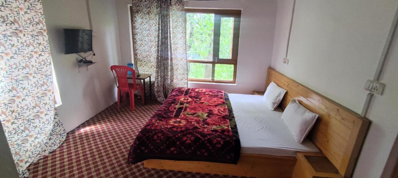 Jahangir Cottage Pahalgam Exterior photo